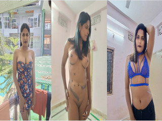 Horny Desi Randi Shows Boobs