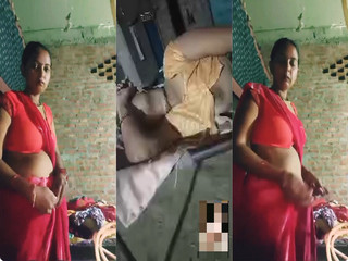 DESI BHABHI DRESS CHANGING & SQUEEZING BOOBS SLEPT SHOWING HER HUBBY ON VC