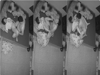 DESI COUPLES ROMANCE ON BEDROOM BY-SIDE SLEEPING DAUGHTER THEY FUCKING HARD & CUM’S WITH AUDIO SEXY MOANS lPCAM CAPTURED